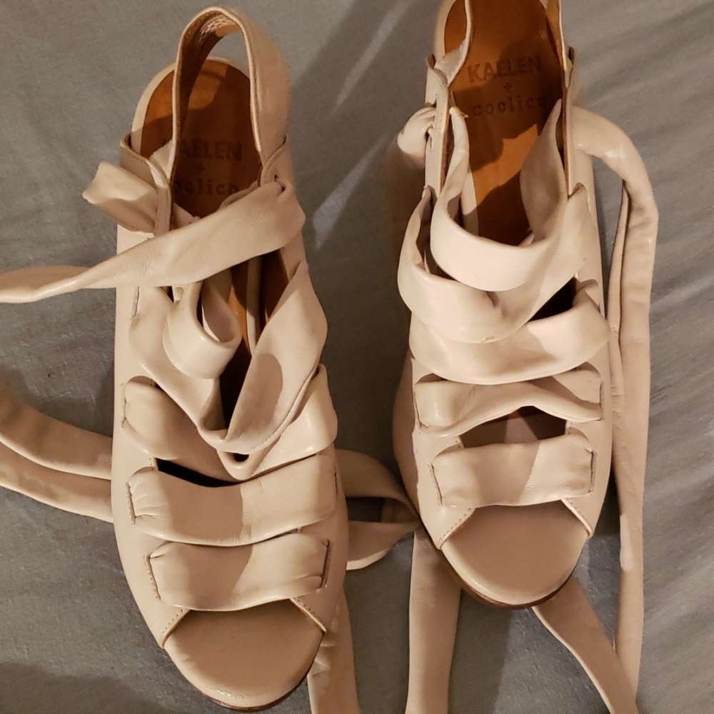 Beautiful  Off white strippy leather  High heels - Picture 6 of 7